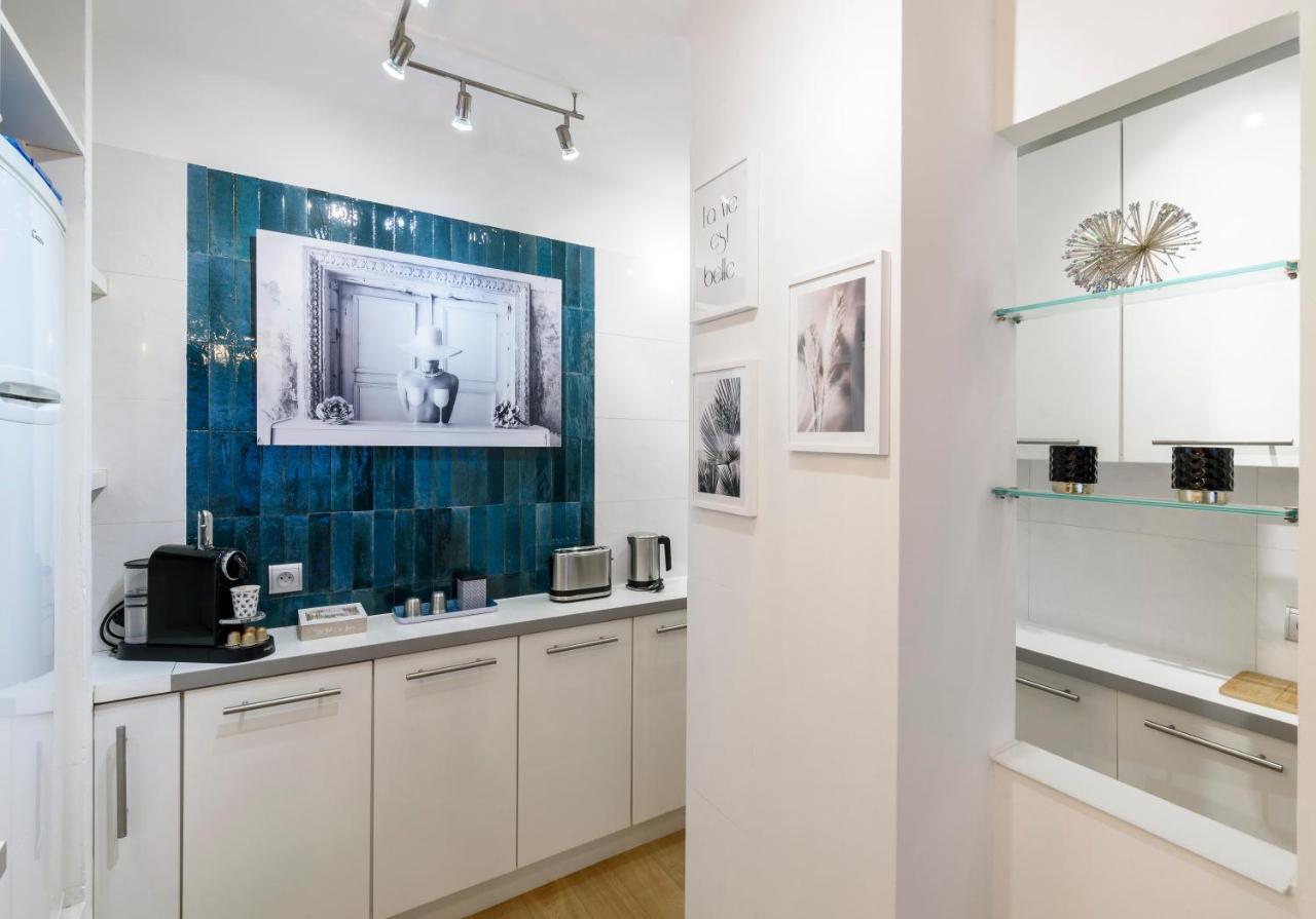 Host Inn Sweet Croisette Cannes Bagian luar foto